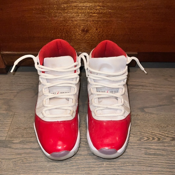 Jordan 11 (Cherry) SIZE 11